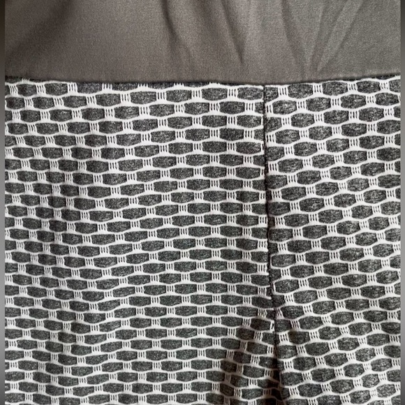 Stylish Gray Patterned Women’s Leggings - Picture 7 of 7